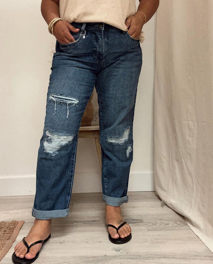 Carly Mid-Rise Boyfriend Jean