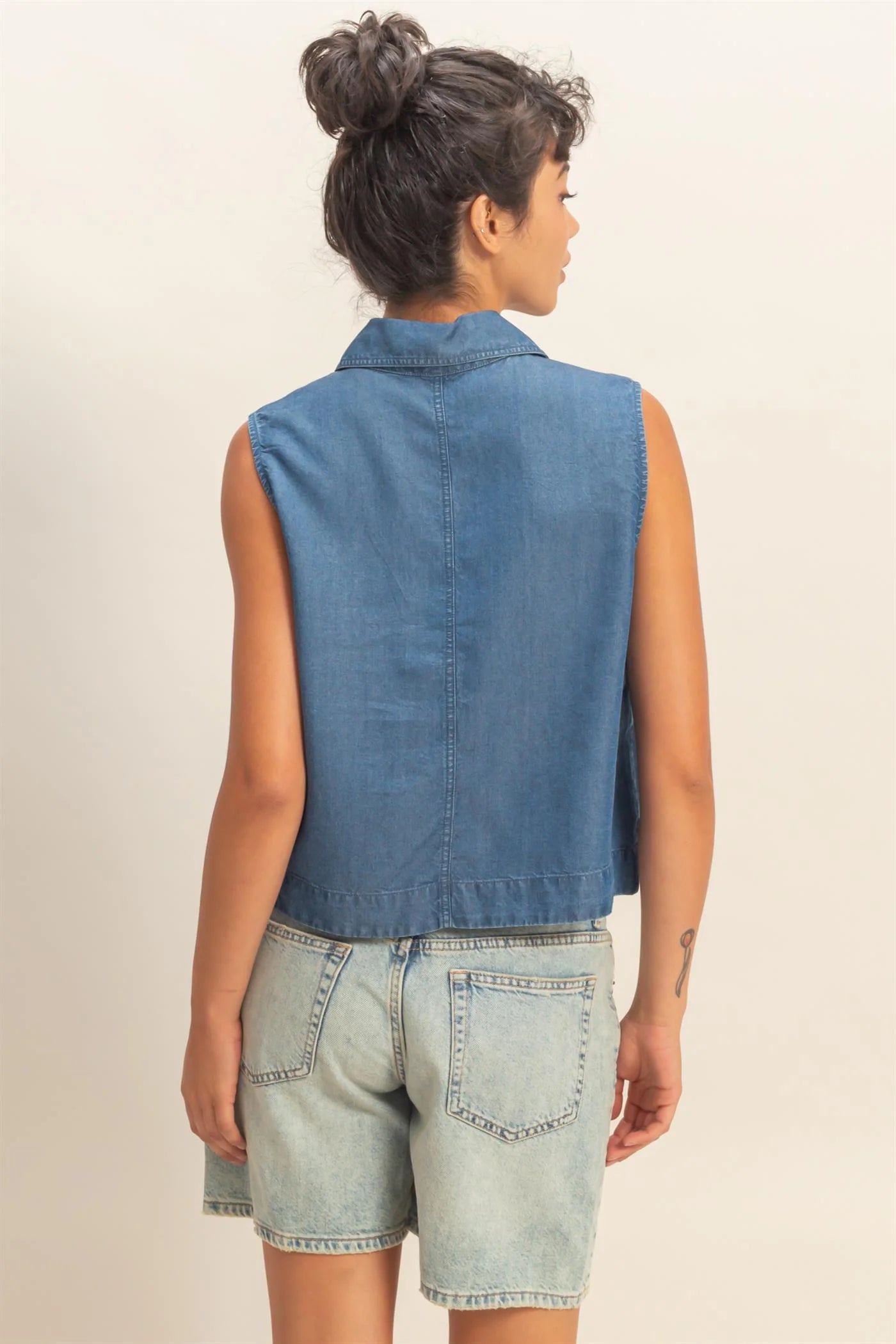Harper Sleeveless Button Up